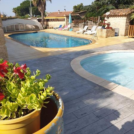 Gites Le Pressoir Vias Luaran gambar