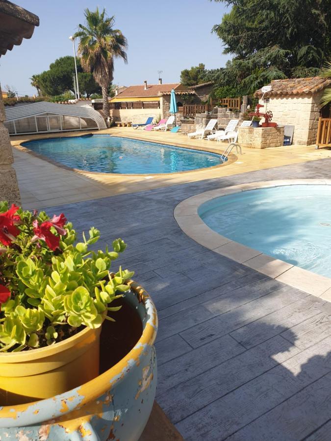 Gites Le Pressoir Vias Luaran gambar