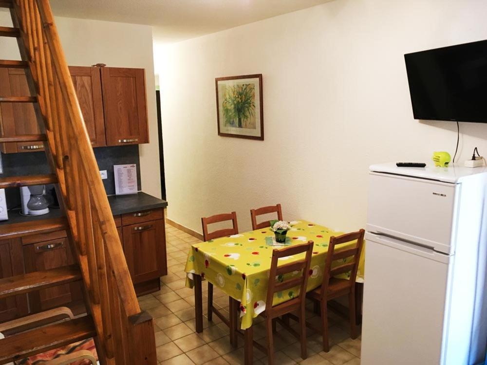Gites Le Pressoir Vias Luaran gambar